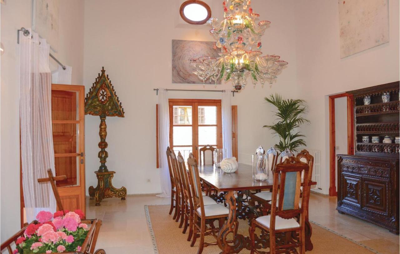4 Bedroom Stunning In Сasa de vacaciones Fornalutx
