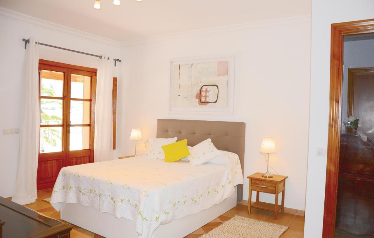 4 Bedroom Stunning In Hébergement de vacances Fornalutx