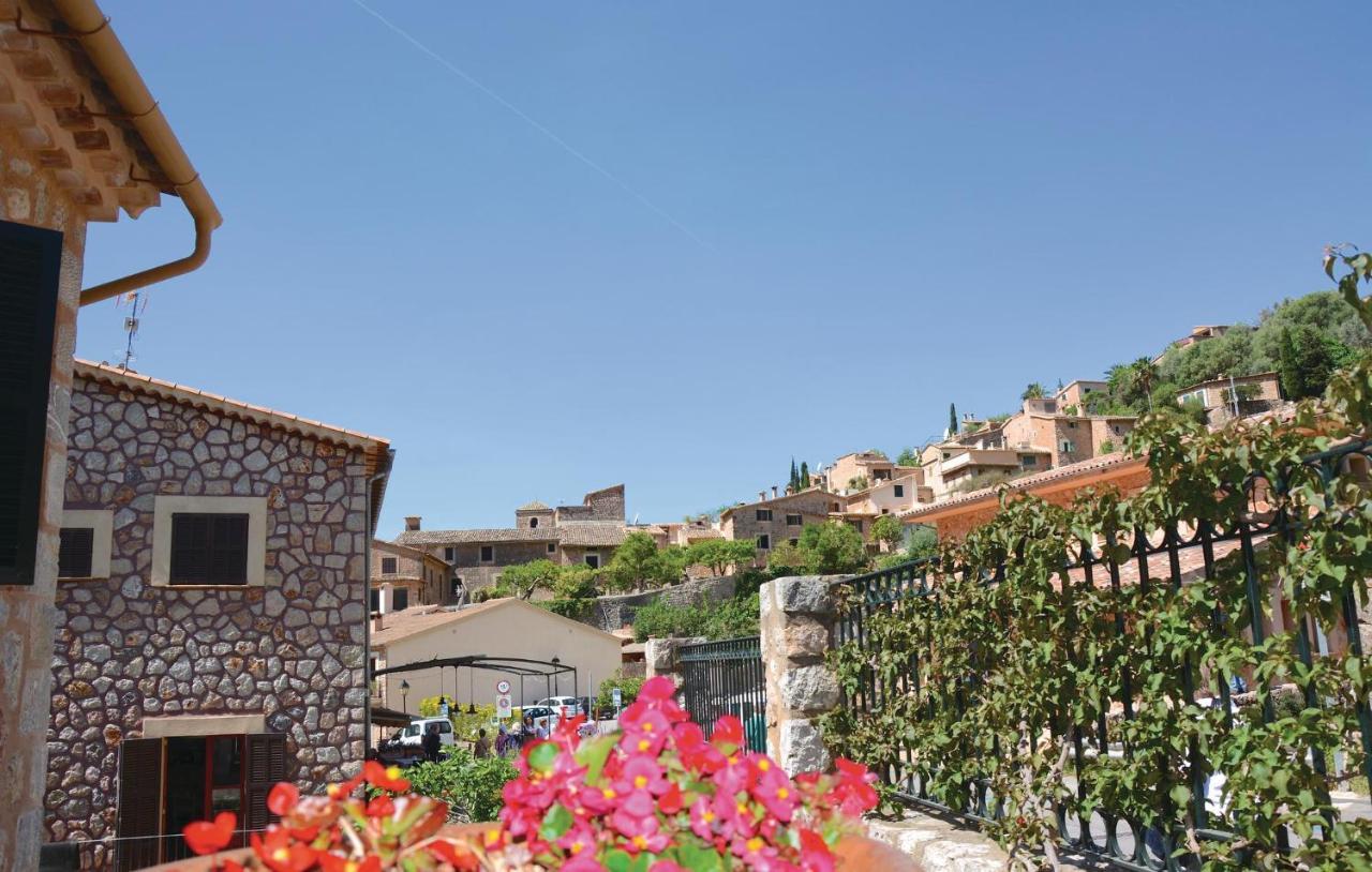 4 Bedroom Stunning In Hébergement de vacances *