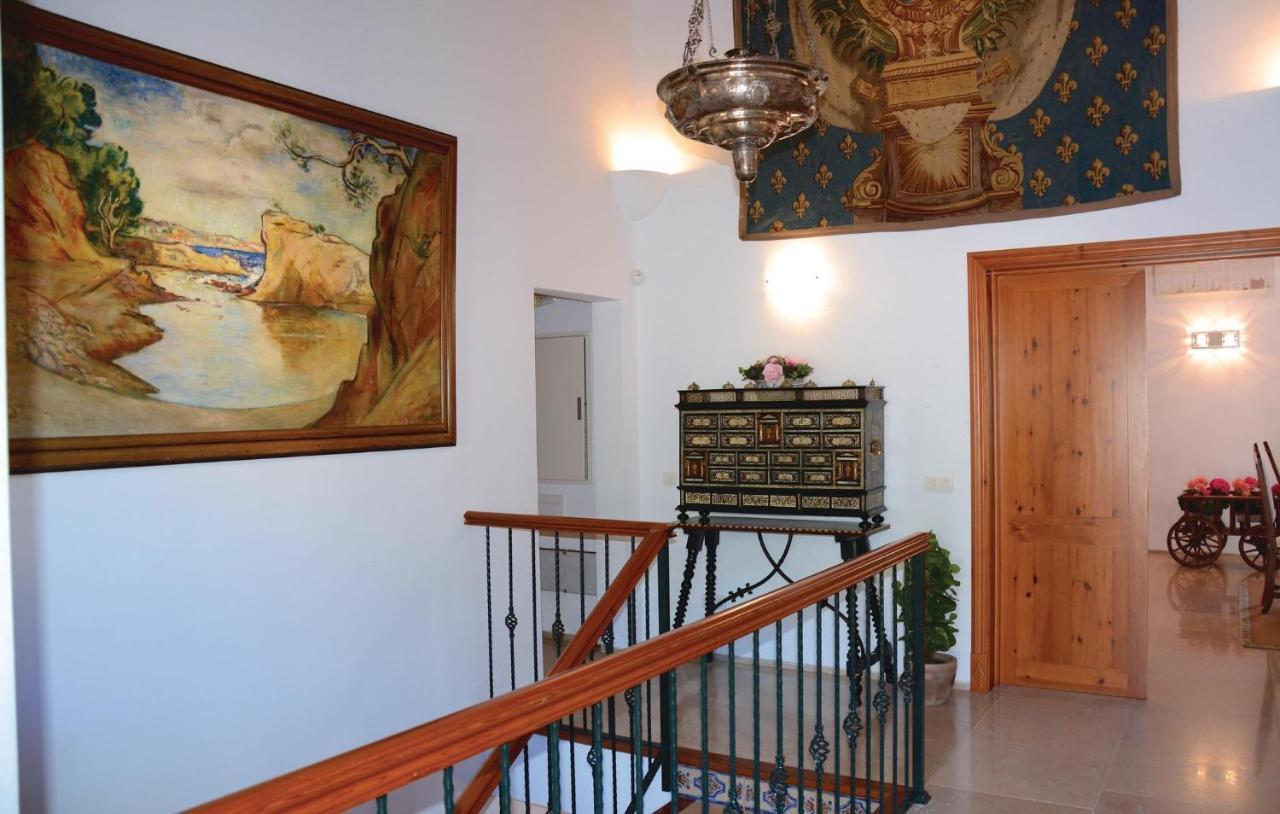 4 Bedroom Stunning In Hébergement de vacances Fornalutx