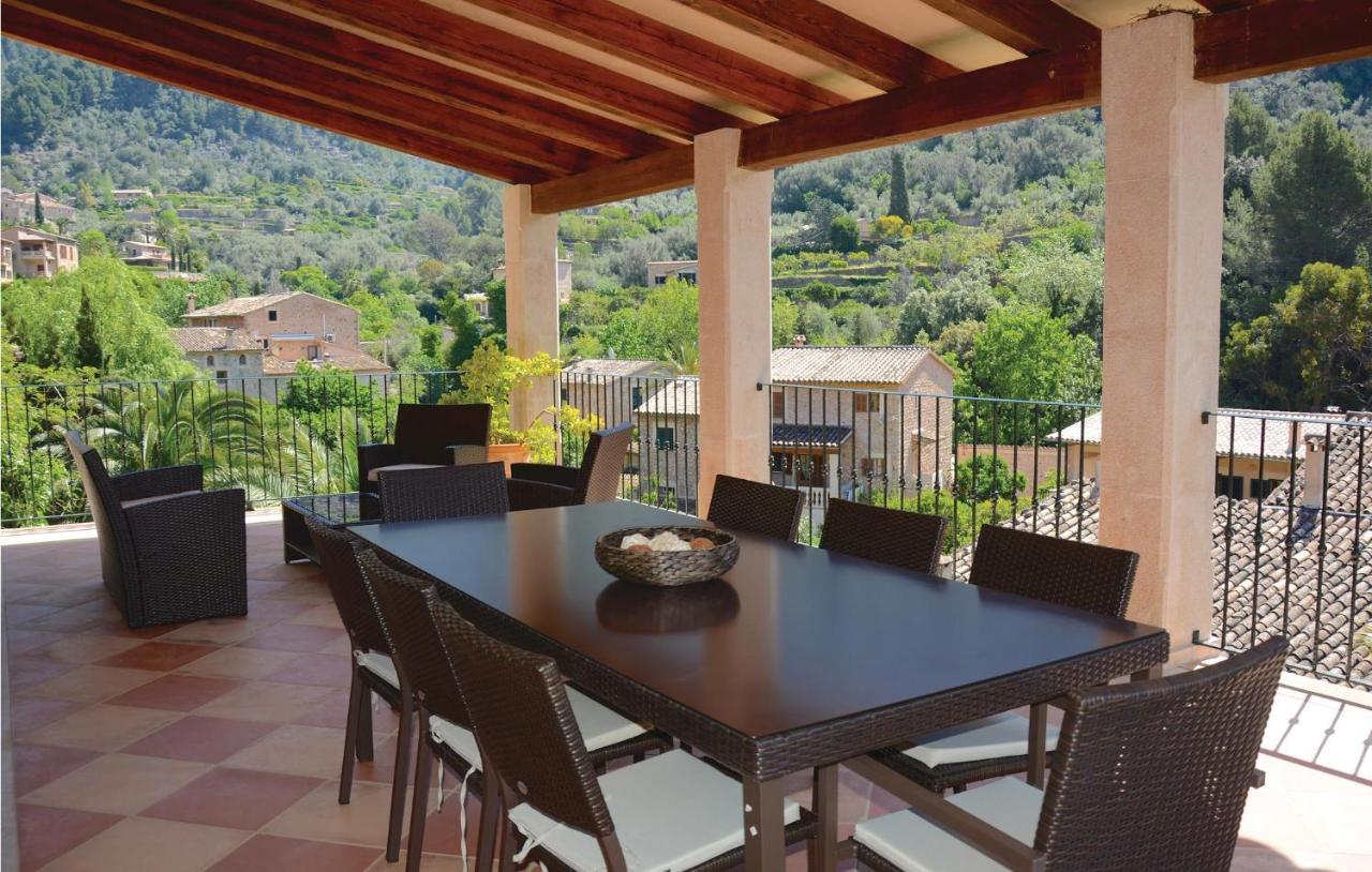 4 Bedroom Stunning In Hébergement de vacances Fornalutx